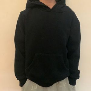 Comfy black hoodie: size 7-8